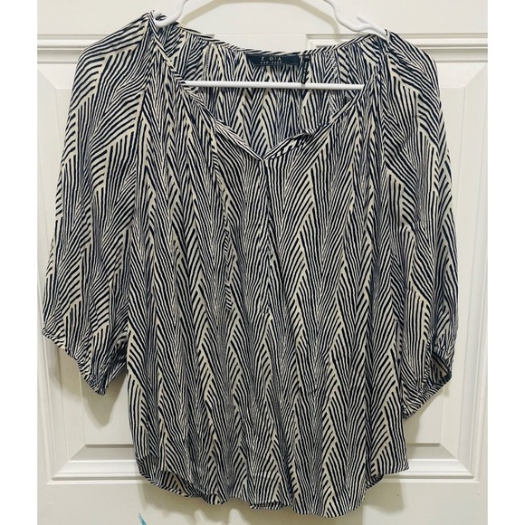 Zoa New York Tops - ZOA New York Blouse‎ Top Tunic V-Neck Geometric Print Flowy XS